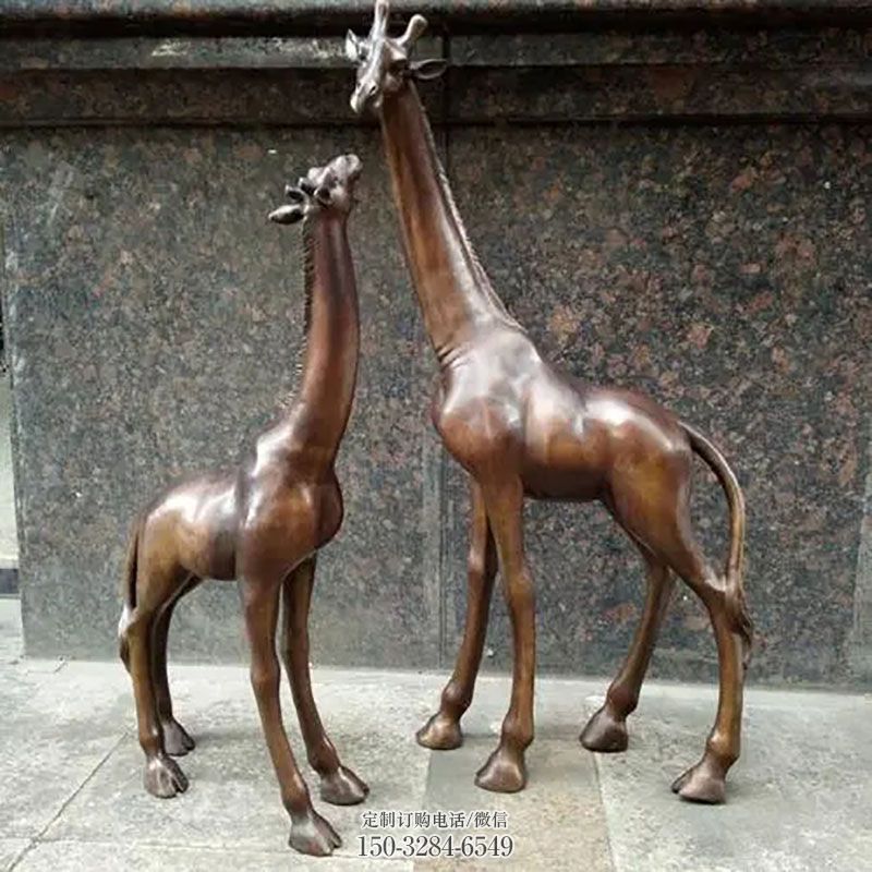 社区长颈鹿雕塑 景观铜长颈鹿雕塑造型点击 烤漆鹿科雕塑制造商