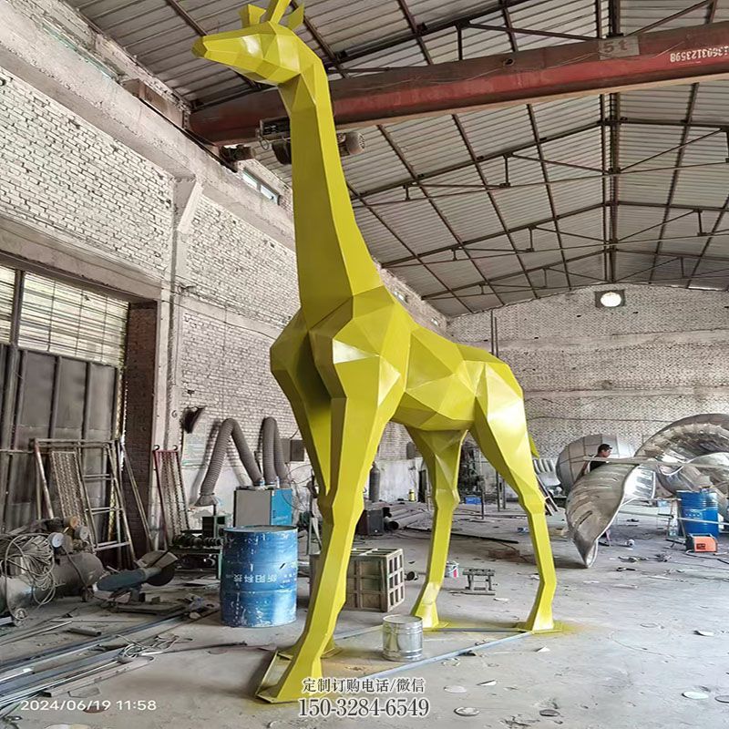 钢结构长颈鹿雕塑 景观艺术抽象长颈鹿雕塑承接 鹿科雕塑订做通用