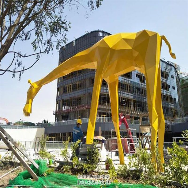 镜面长颈鹿雕塑 园林抽象长颈鹿雕塑摆件订做 城市广场鹿科雕塑提供